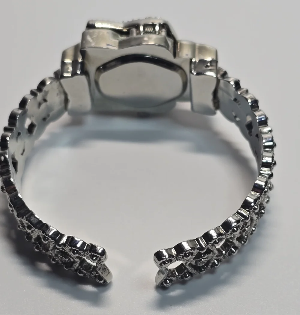 Elegant Silver Cat Face Women's Watch